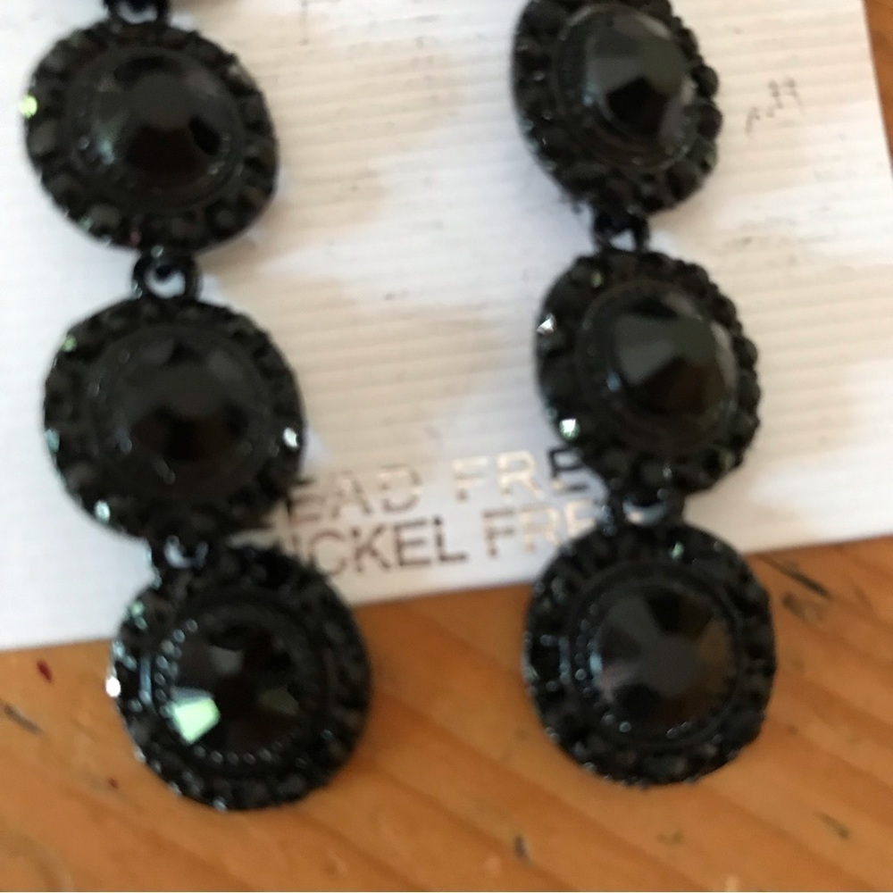 ▪️Long Black Hanging Earrings - Picture 2 of 5